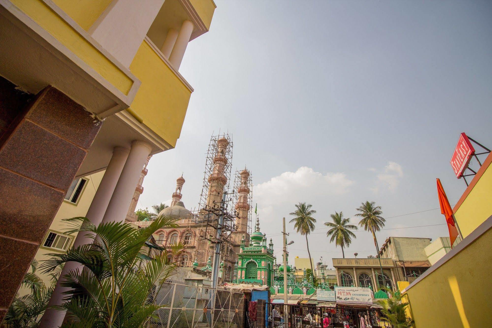 Oyo 3722 Hotel Stayeasy Majestic Bangalore Exterior photo